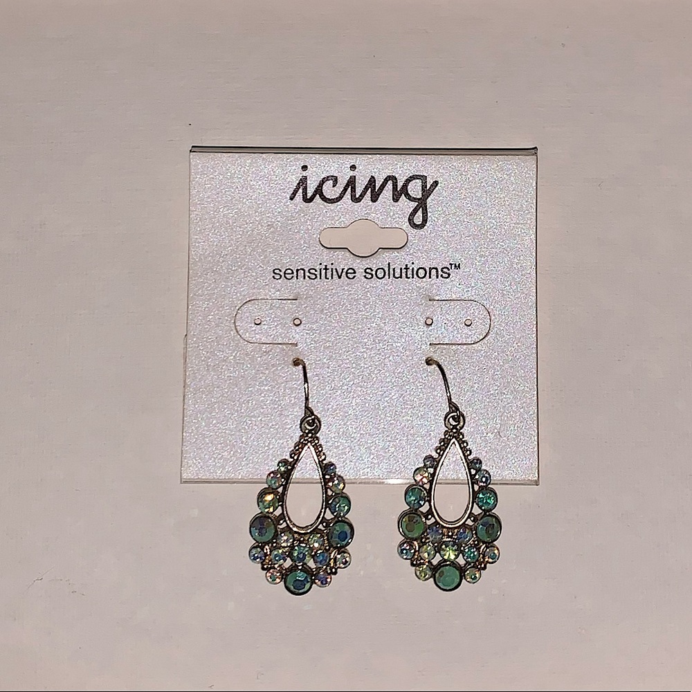 Blue gem, droplet earrings!